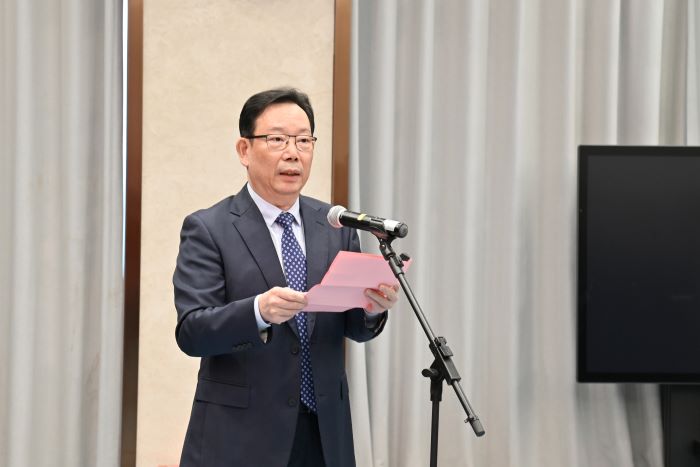 bet365中文网址举行新提任处级领导干部宪法宣誓仪式